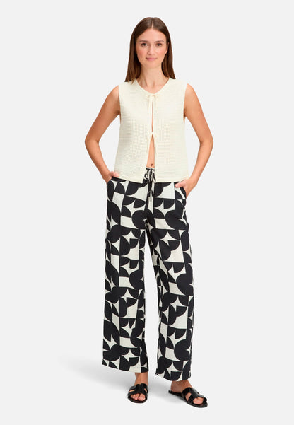 Betty Barclay Black/Cream Women Pull-On Trousers with Print SKU: 6703-3370_9812 Image 02