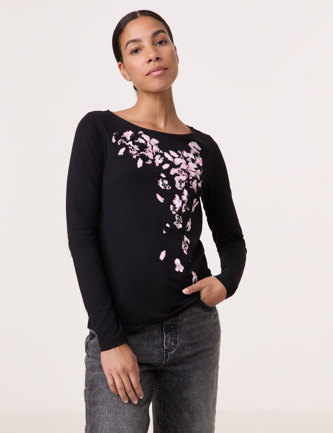 Embellished Long Sleeve Top Made Of Organic Cotton_01