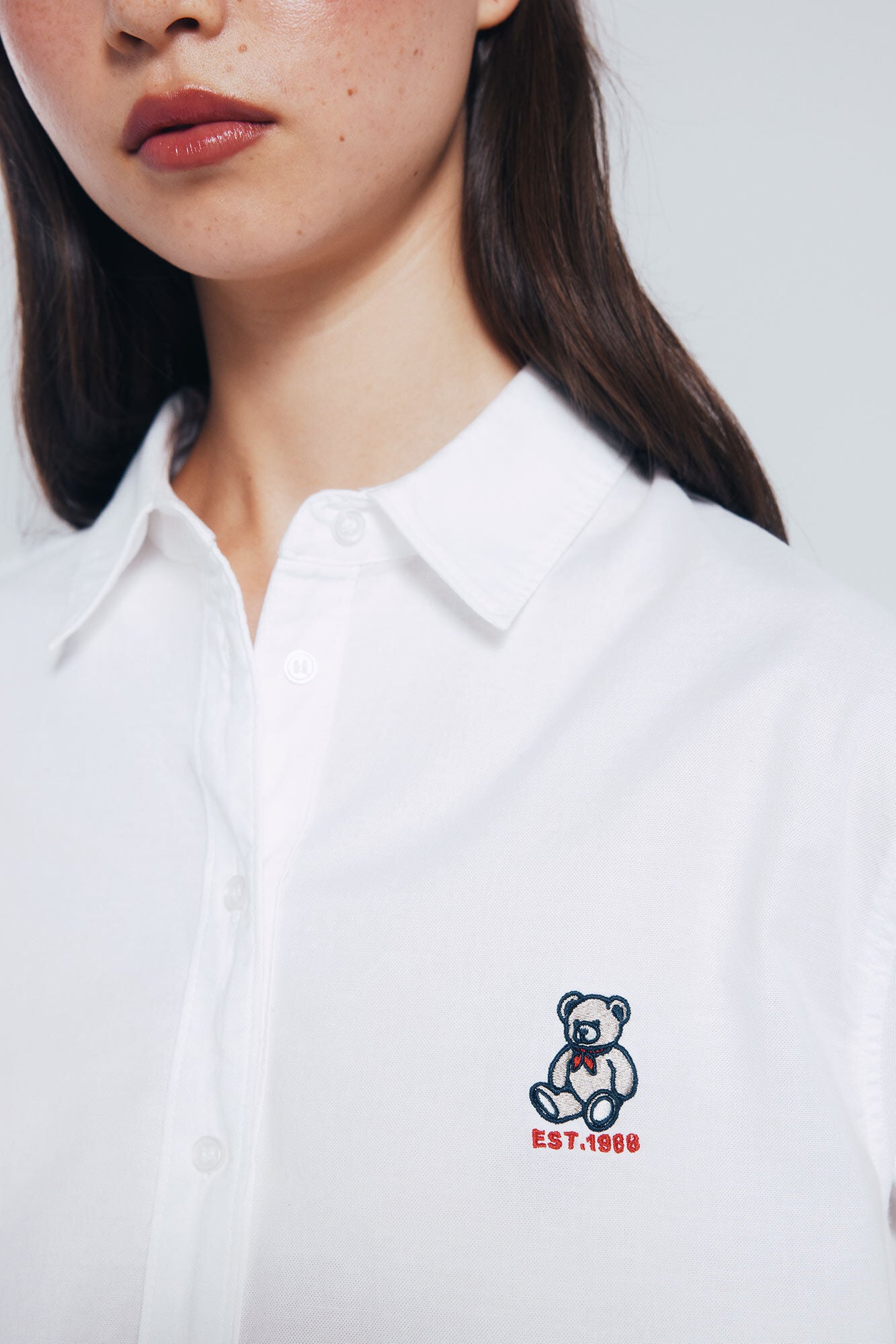 Springfield_White_Oversized Bear Embroidered Shirt_6792375_99_02