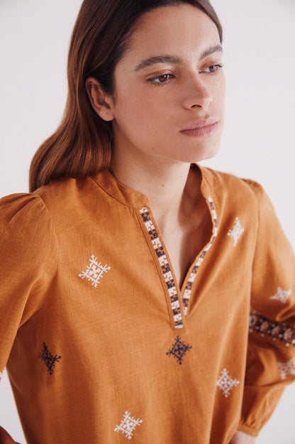 Springfield_Ethnic Embroidery Blouse_6799737_08_03