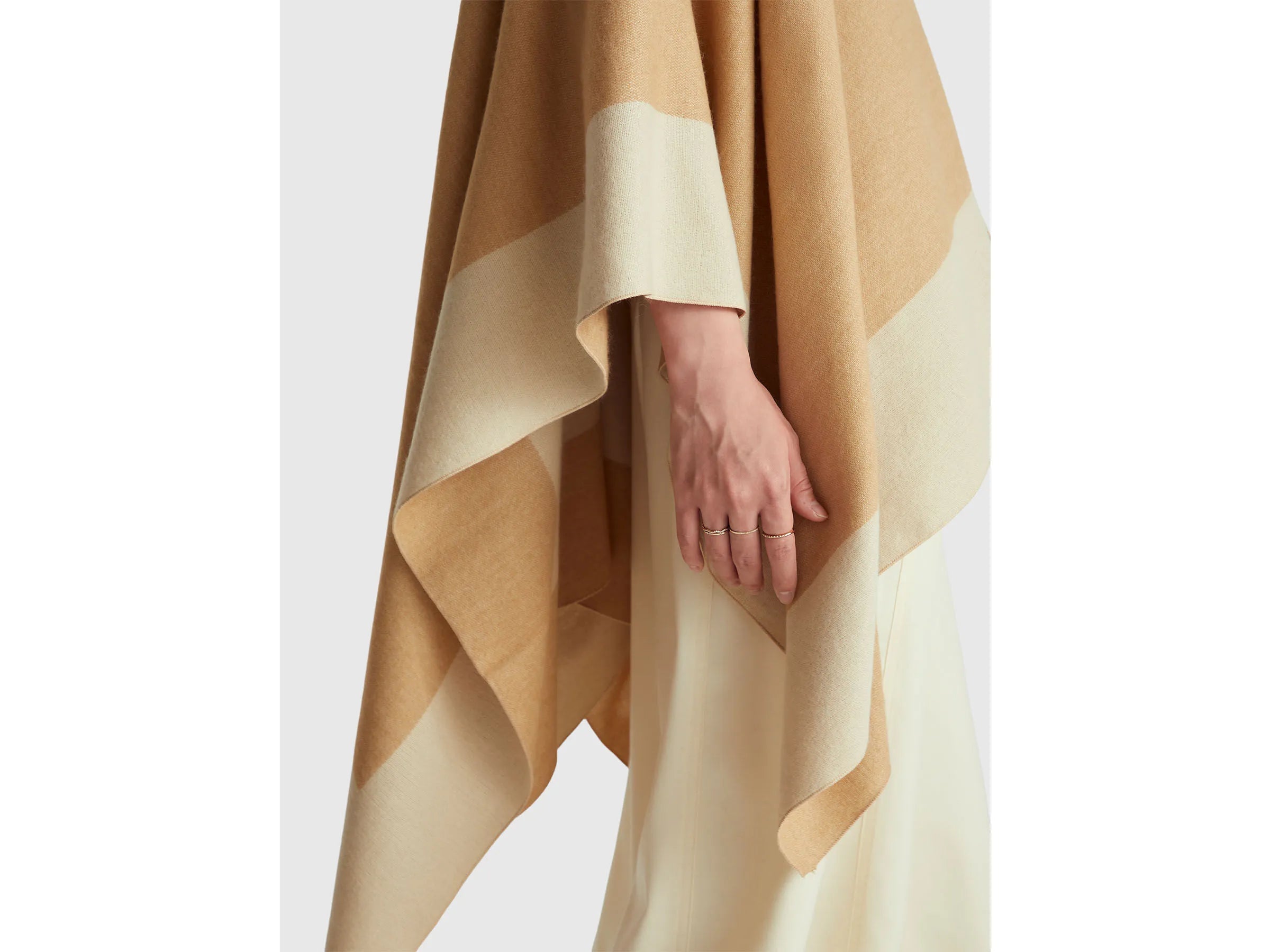 Benetton_Camel_Reversible Cape_67MDDU01W_193_04