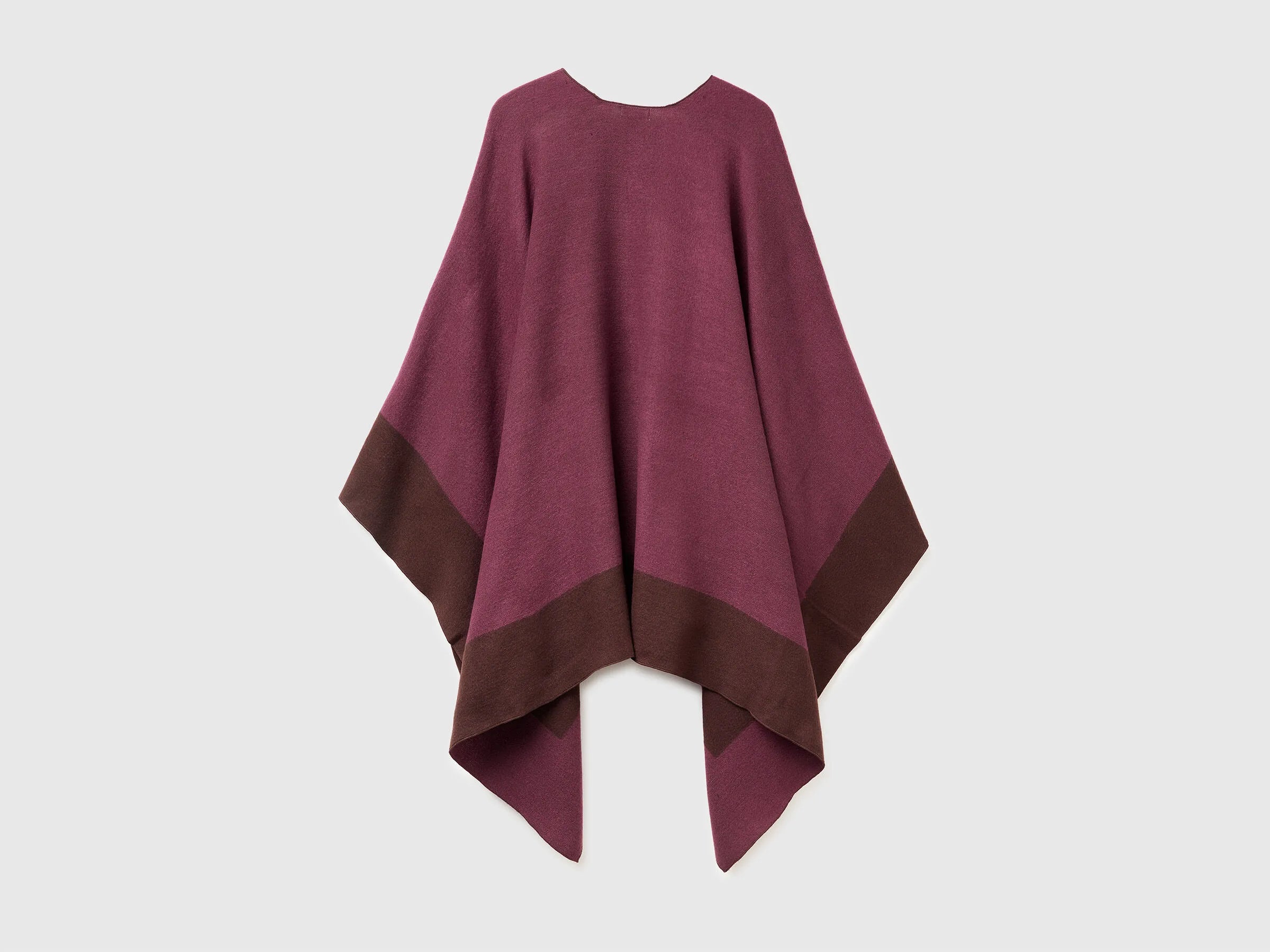 Benetton_Plum_Reversible Cape_67MDDU01W_1D3_06