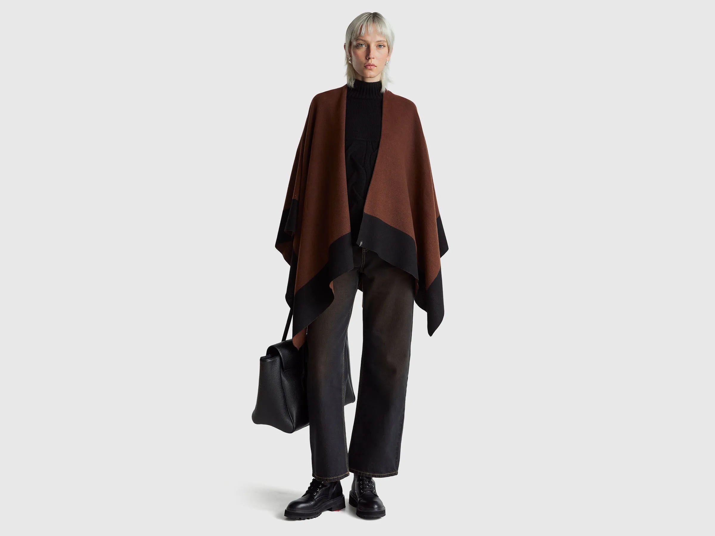 Benetton_Brown_Reversible Cape_67MDDU01W_901_03
