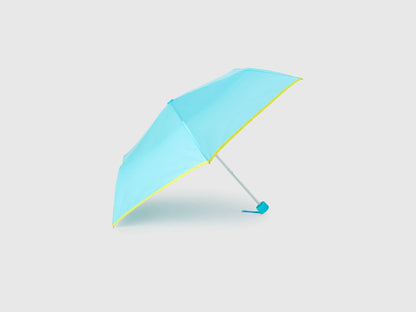 Benetton_Aqua_Blue Umbrella_67OZC880X_40K_03