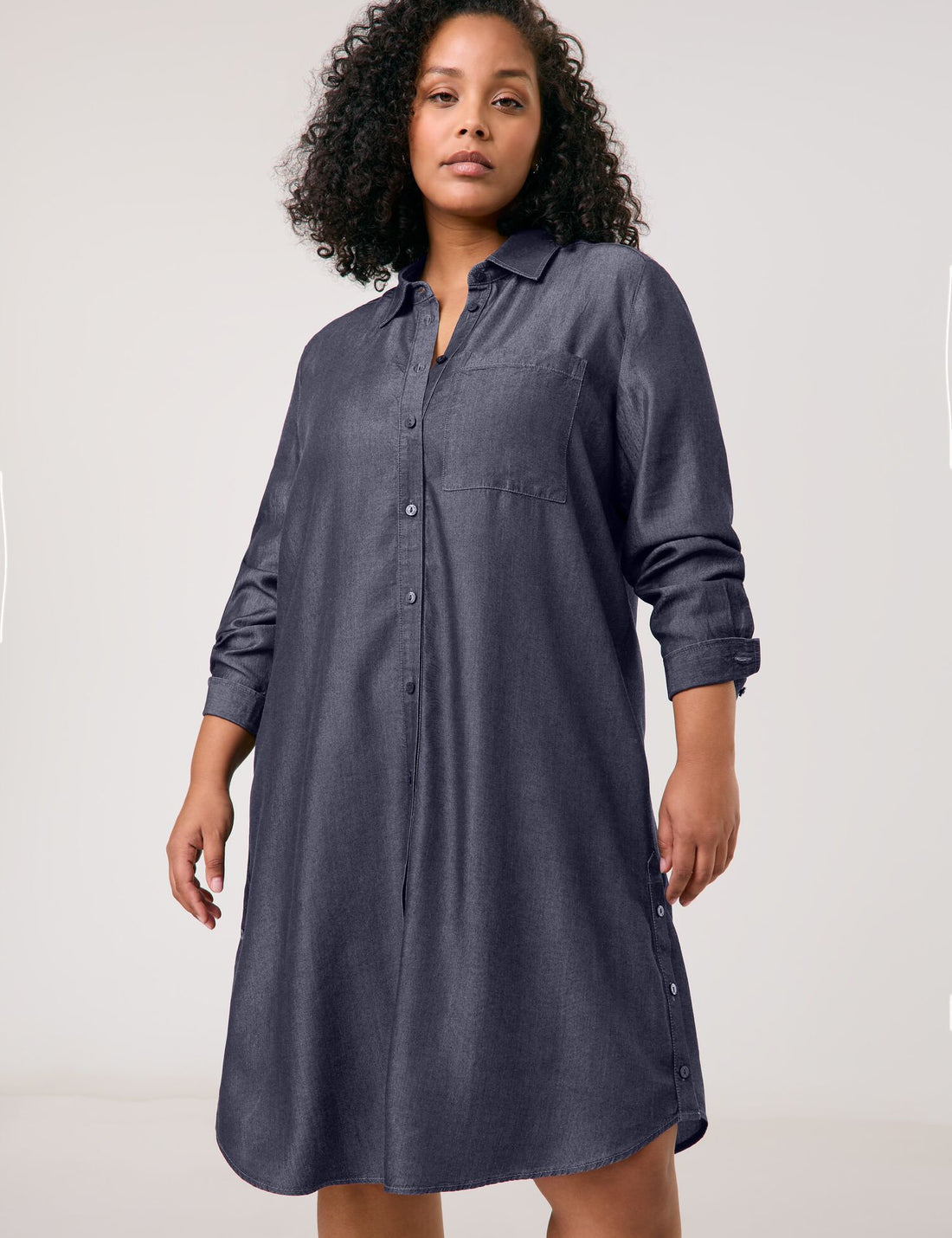 Samoon_Shirt Dress in a Shimmering Denim Look_680608-21128_8989_01