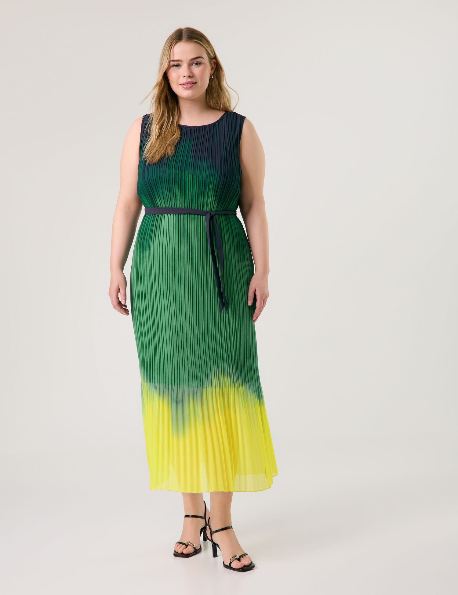 Samoon_Sleeveless Pleated Dress with Colour Graduation_680609-21137_5752_01