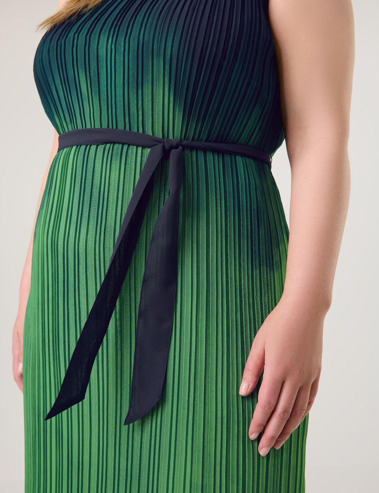 Samoon_Sleeveless Pleated Dress with Colour Graduation_680609-21137_5752_07