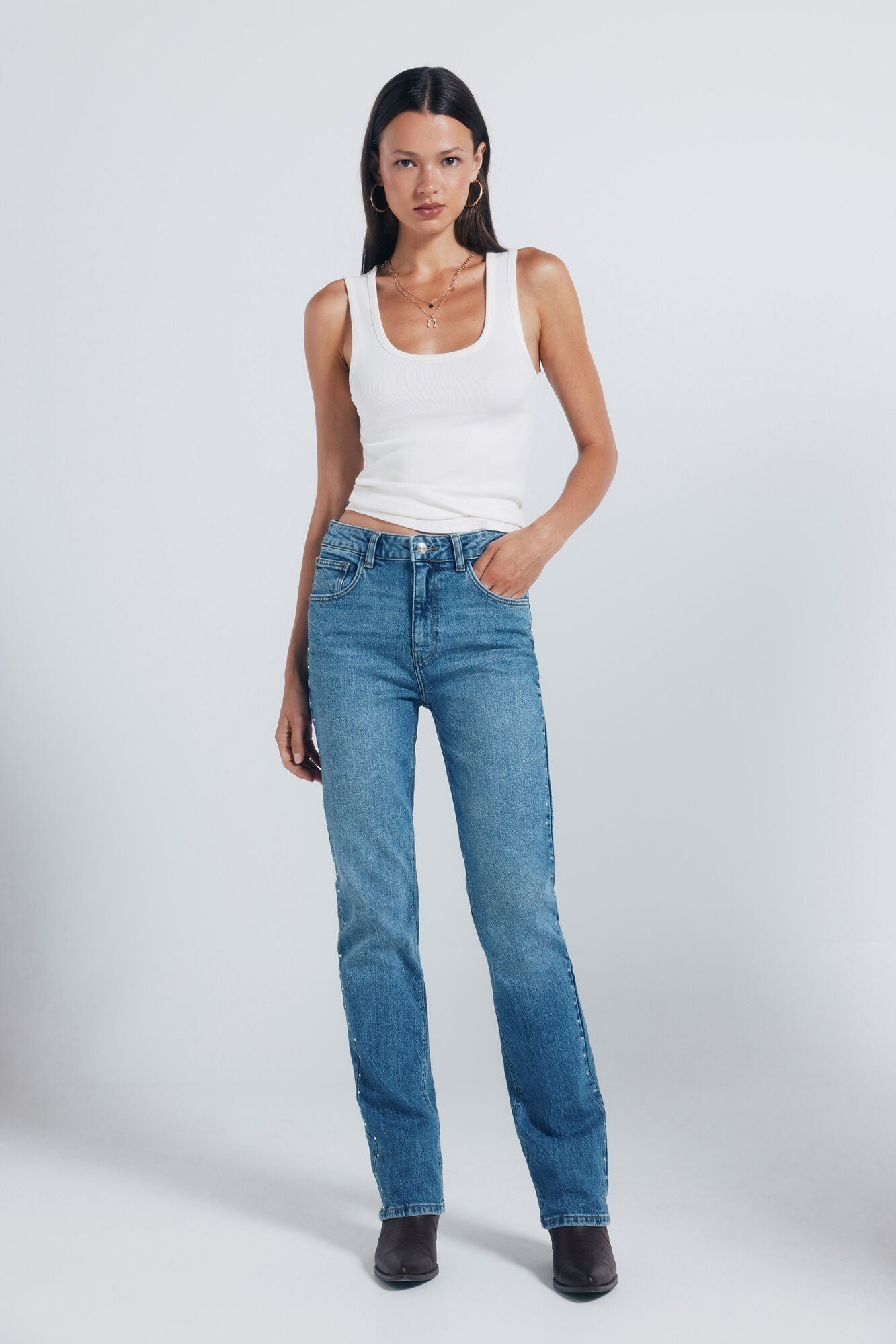 Springfield_Blue_Studded Straight Jeans_6822693_14_01