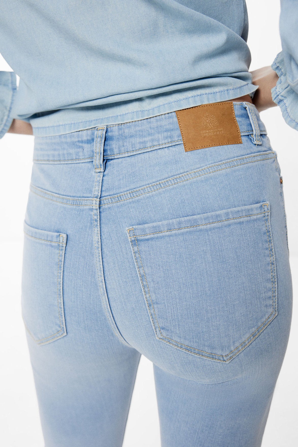 Cropped Slim Fit Jeans_6827051_13_05