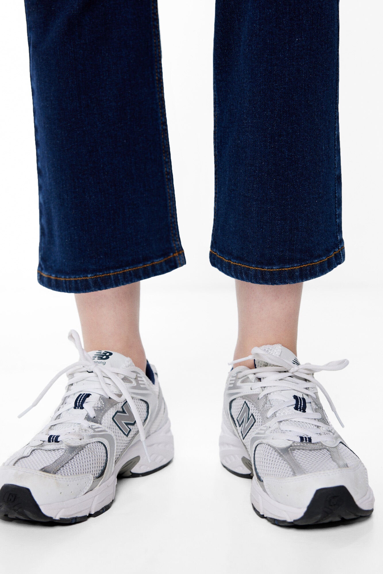 Cropped Slim Fit Jeans_6827051_15_04