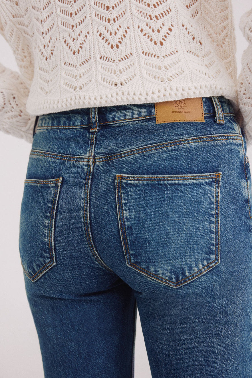 Springfield_Embroidered Hem Rise Jeans_6829790_15_05