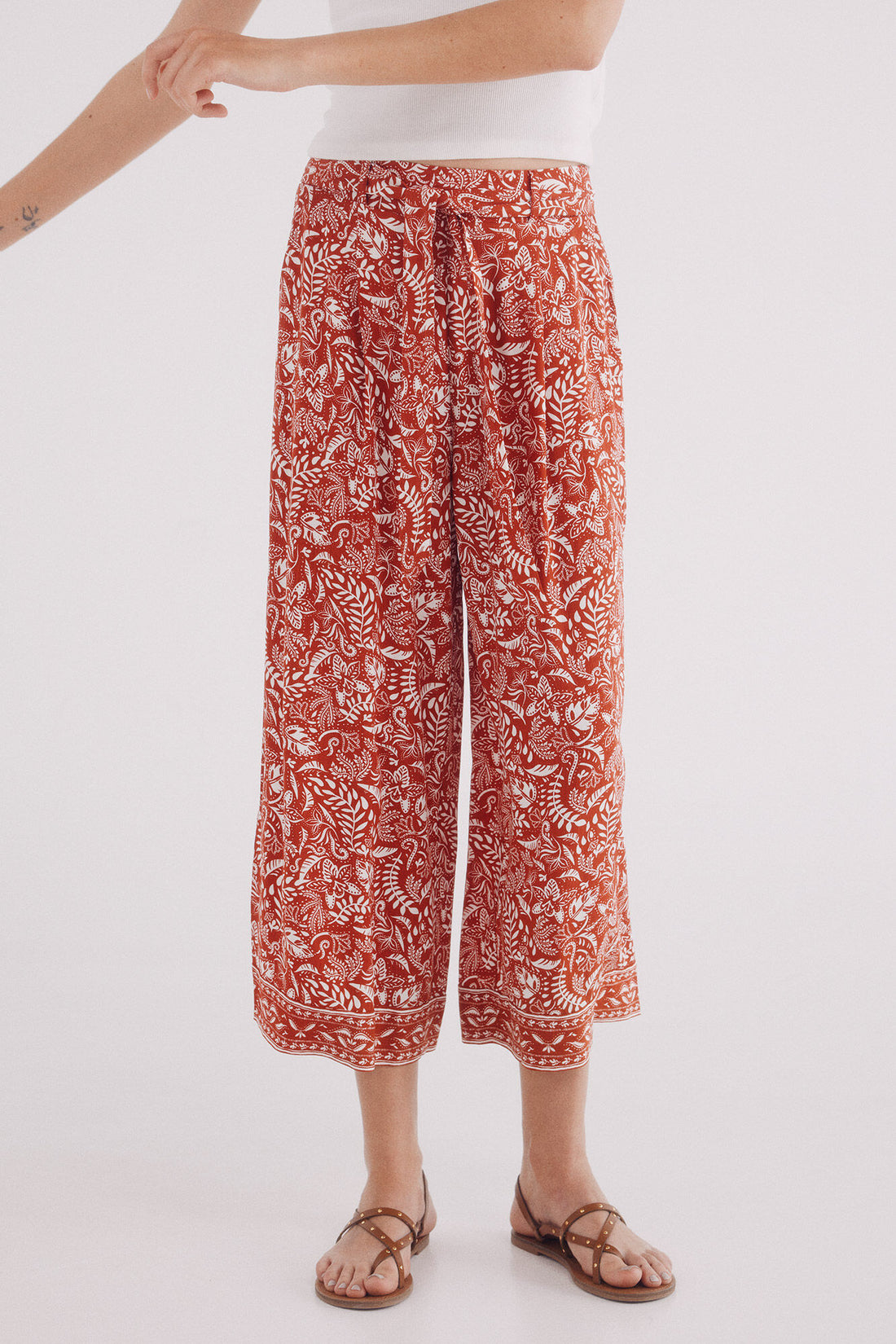 Springfield_Multi-Color_Printed Flowing Trousers_6832055_67_02