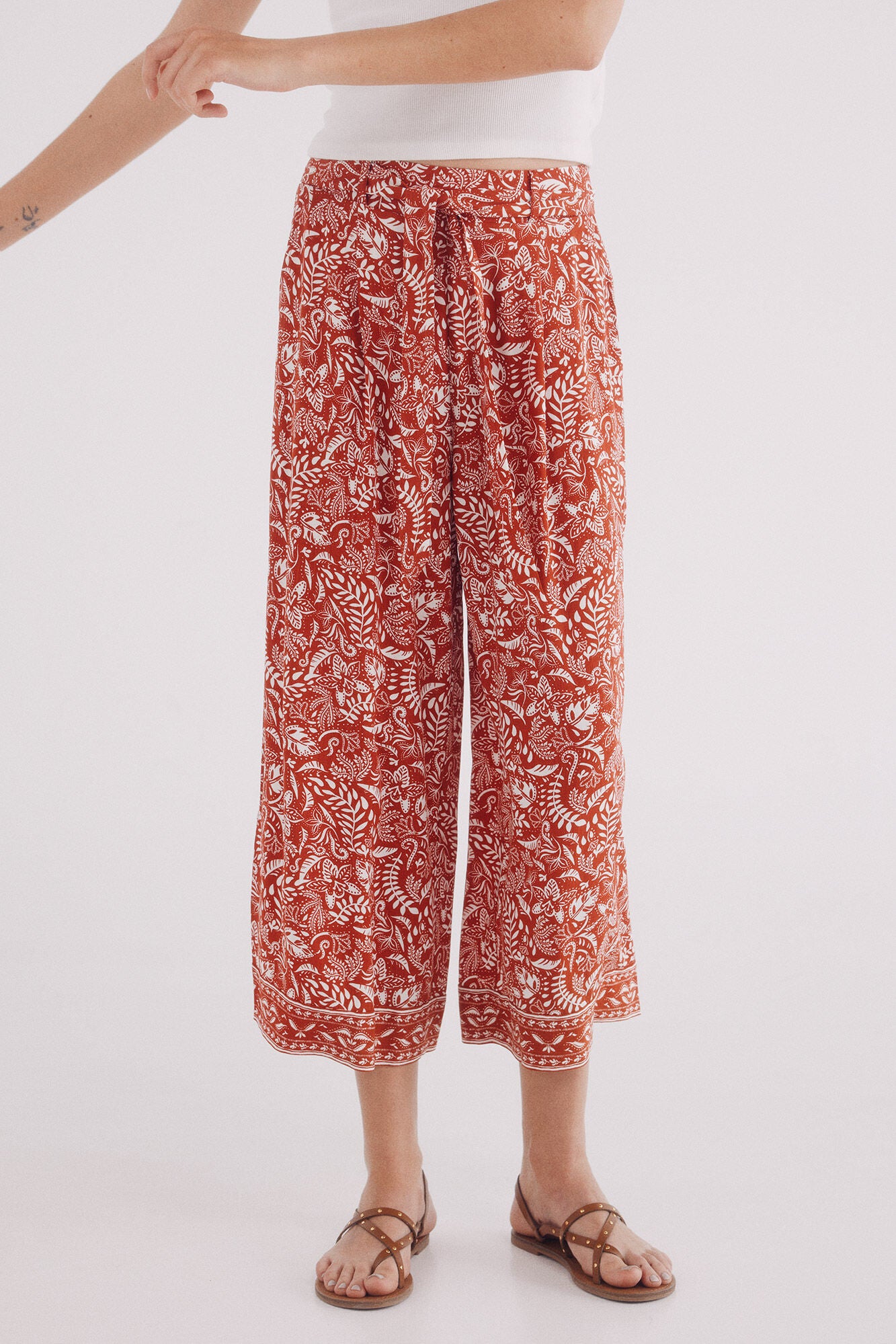 Springfield_Multi-Color_Printed Flowing Trousers_6832055_67_02