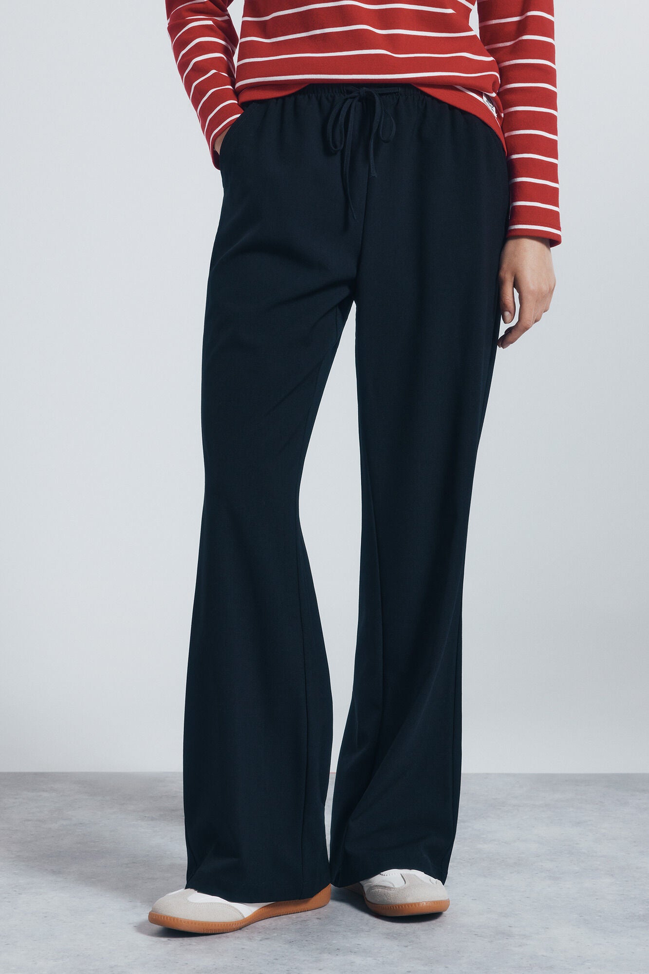 Springfield_Black_Wide Jogger Pants_6832068_01_02