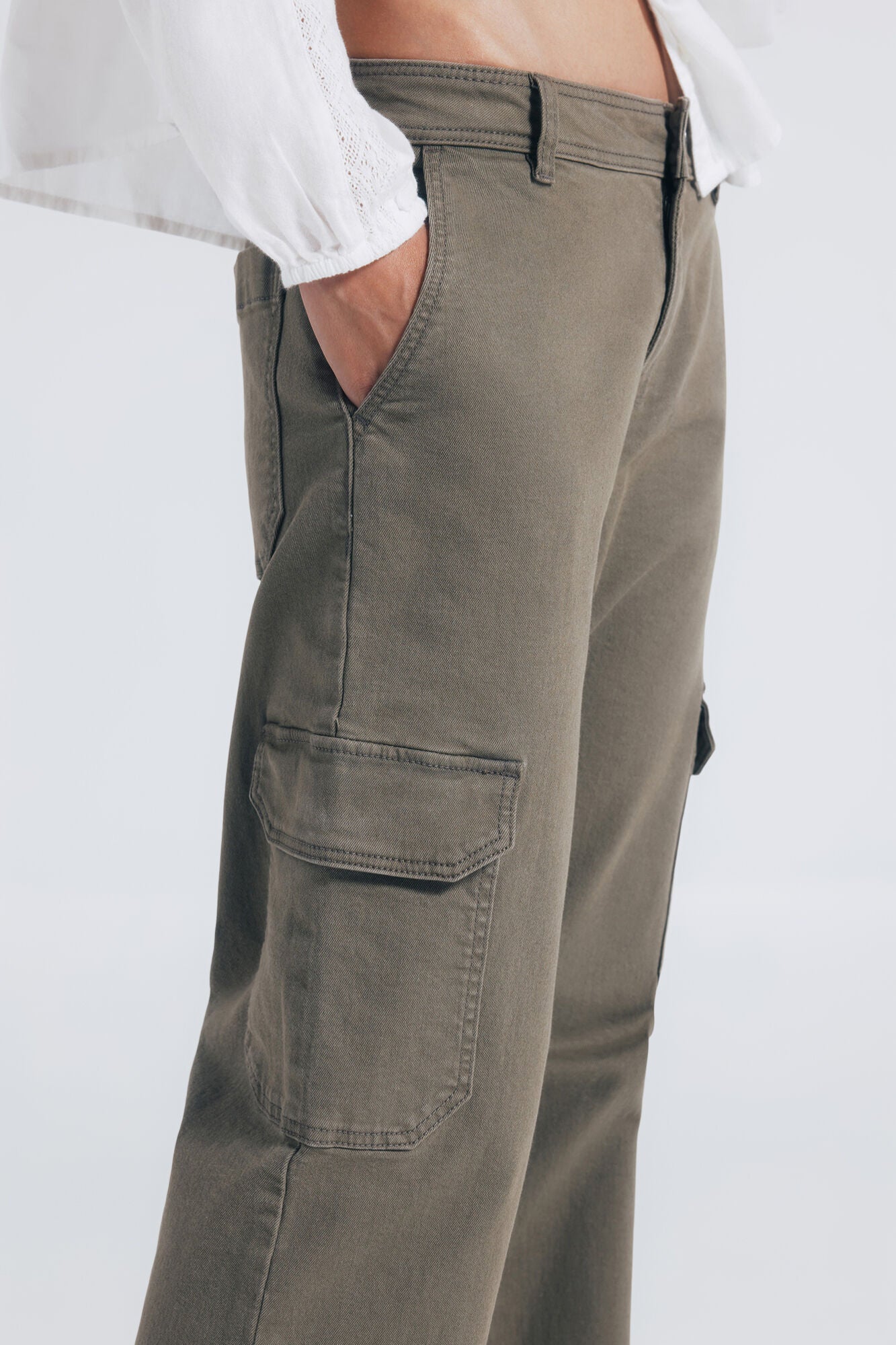 Springfield_Light_Khaki_Cotton Cargo Pants_6832079_94_03