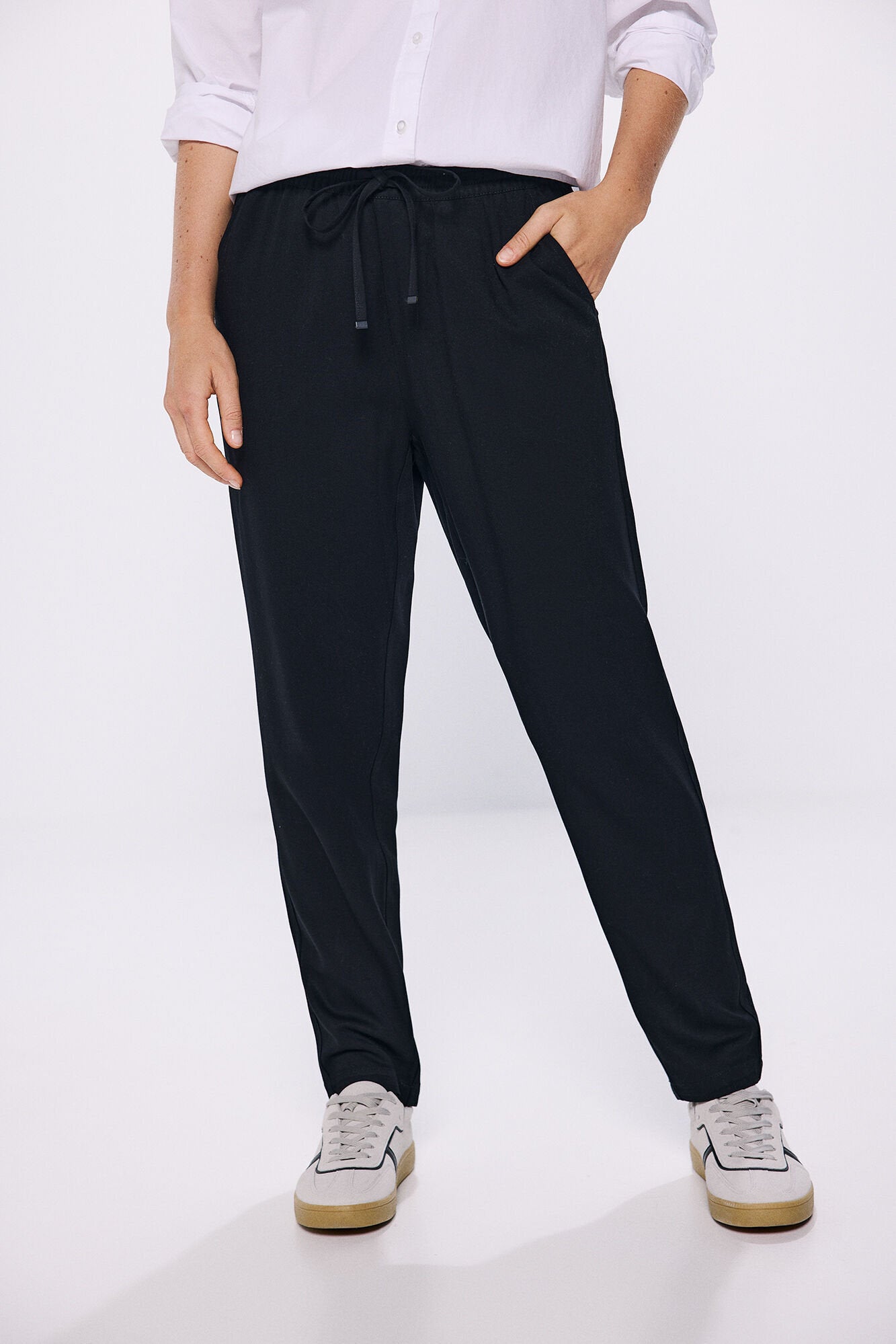 Fluid Jogger Pants_6838028_01_02