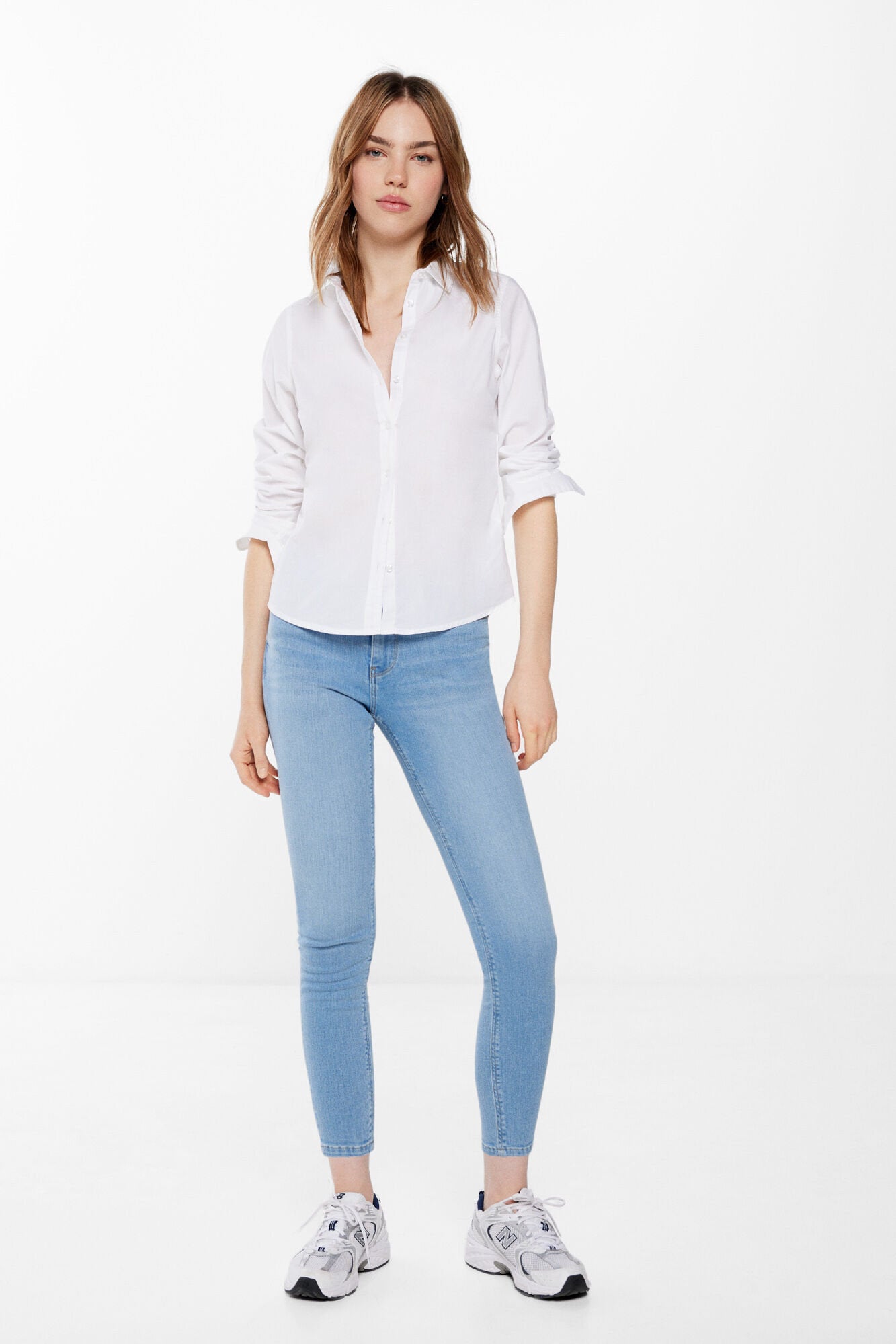 Light Wash Skinny Fit Jeans_6847382_13_01