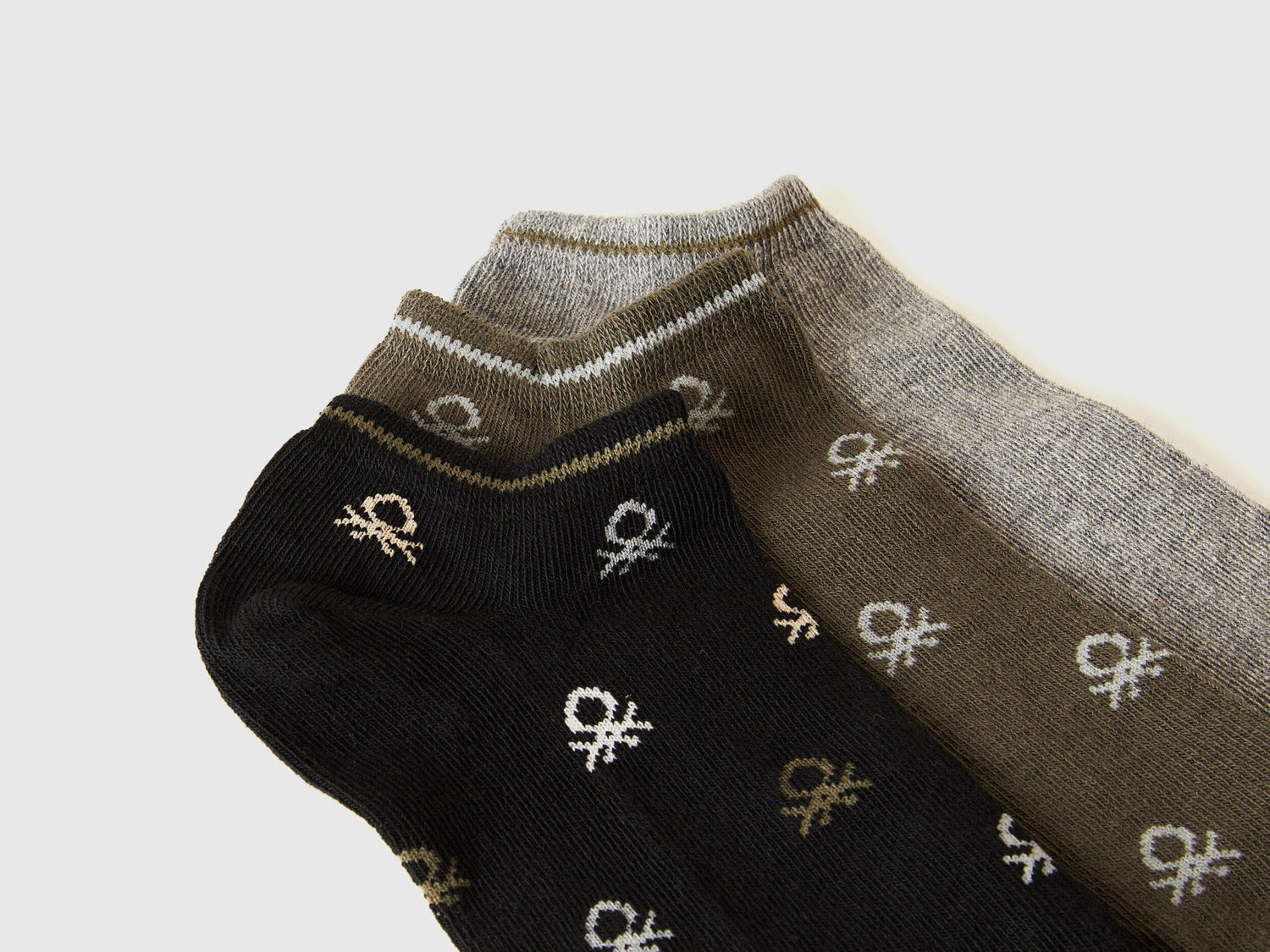 Three Pairs of Short Socks with Logo_6AO32701N_912_02