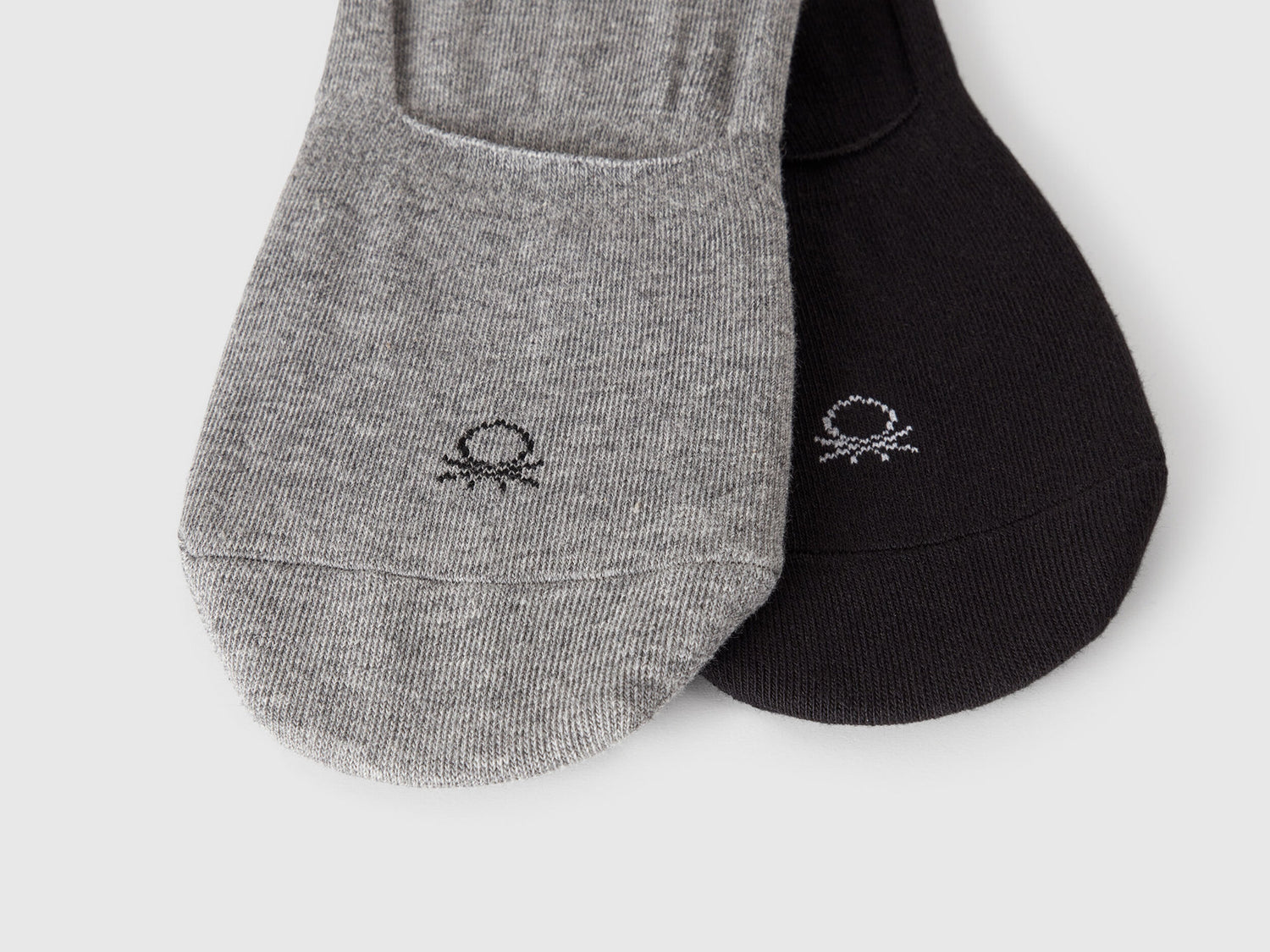 Benetton_Two Pairs of Solid Color Ankle Socks_6AO6H21JL_901_02