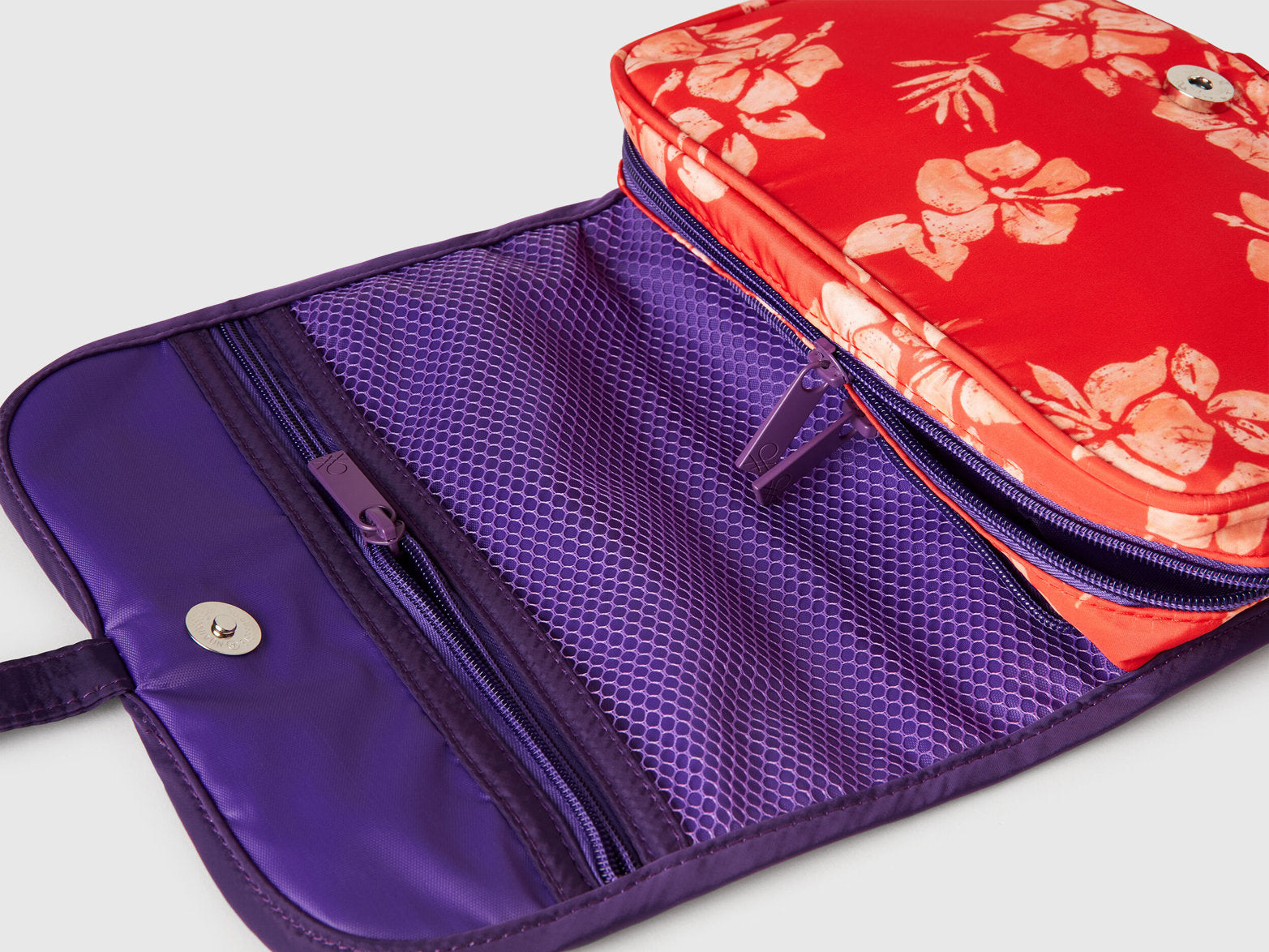 Benetton_Floral Beauty Case_6B5B1Y01Y_903_03