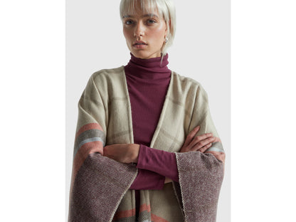 Benetton_Light Gray_Check Jacquard Cloak_6DDWDU01V_911_04