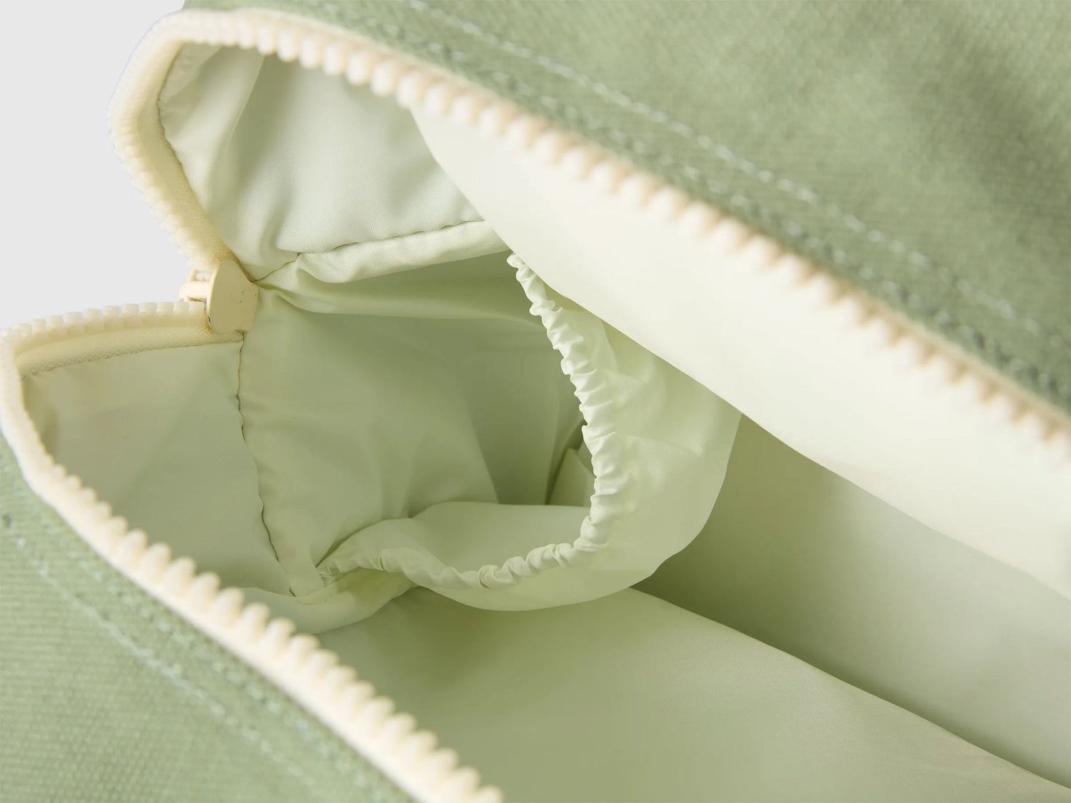 Benetton Military green Men, Women Military Green Lunch Bag SKU: 6E0VVY024_904 Image 03