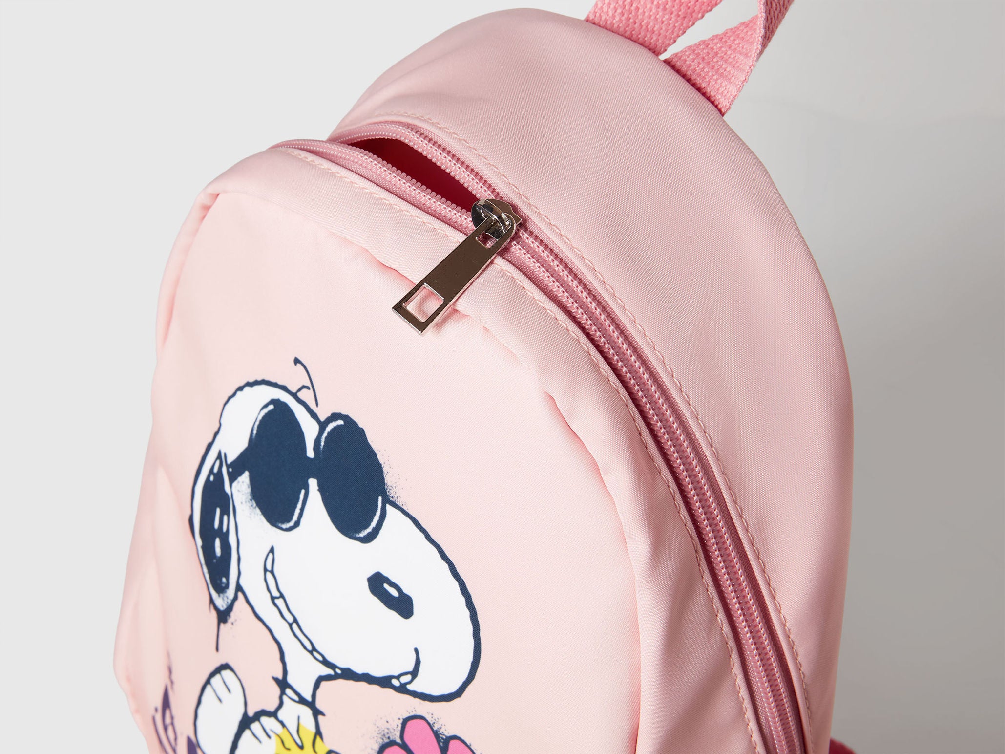 Benetton_Soft Pink_Snoopy ©Peanuts Rucksack_6E91GY00T_12U_03