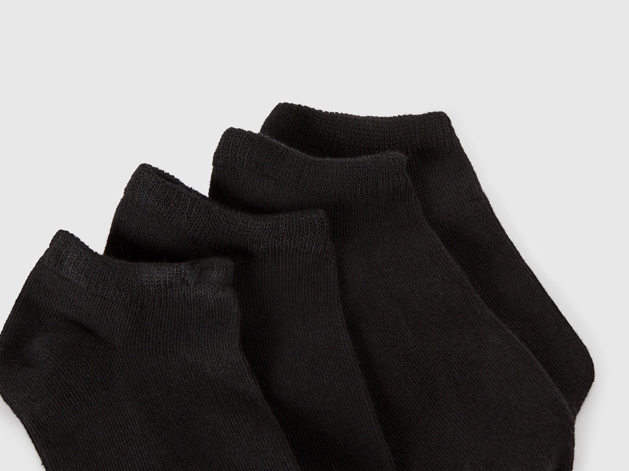 Beneton_Four Pairs of Short Socks_6GRD07024_903_02