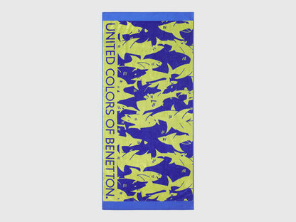 Benetton_Beach Towel with Jacquard Sharks_6H0Q0800Q_902_01