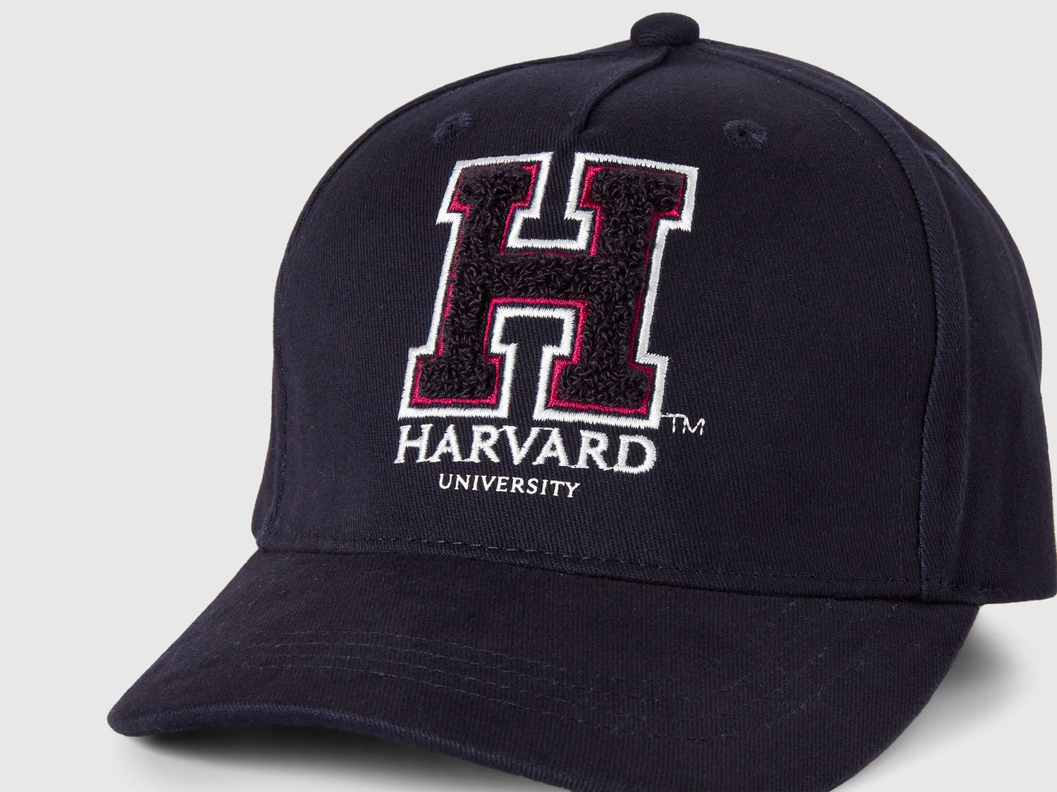 Benetton_Dark Blue_Cap with Embroidery ©Harvard University_6MCMCA02R_016_03