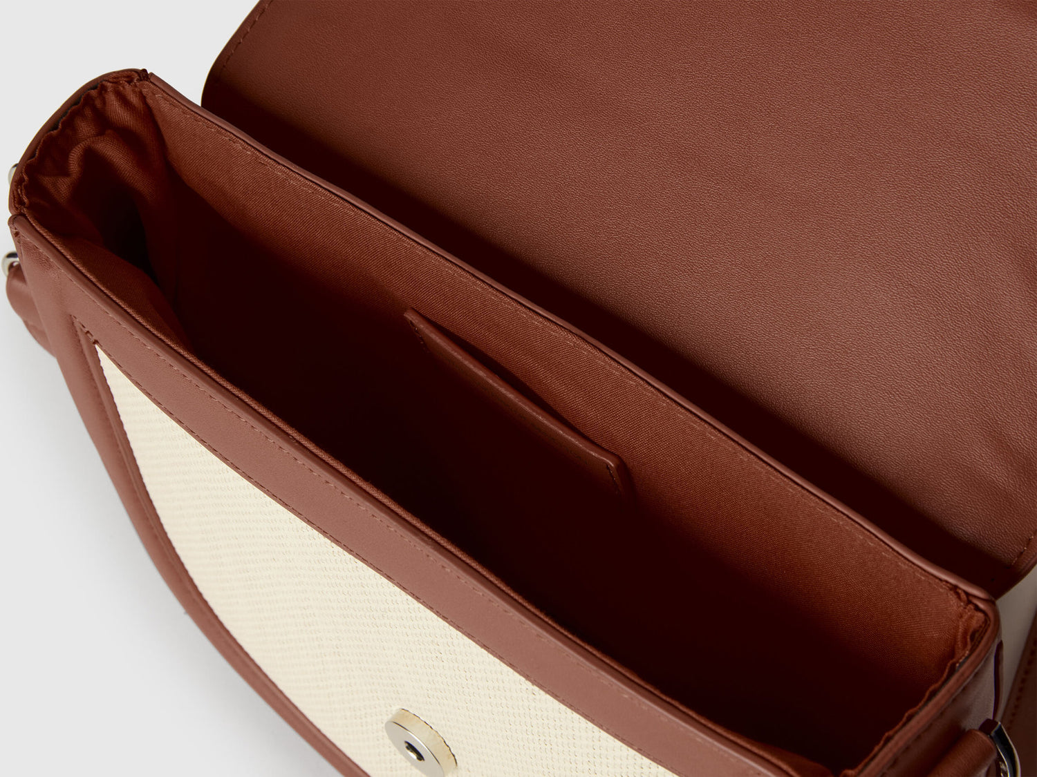 Benetton_Raffia Effect Shoulder Bag_6NYFDY07R_0B1_03