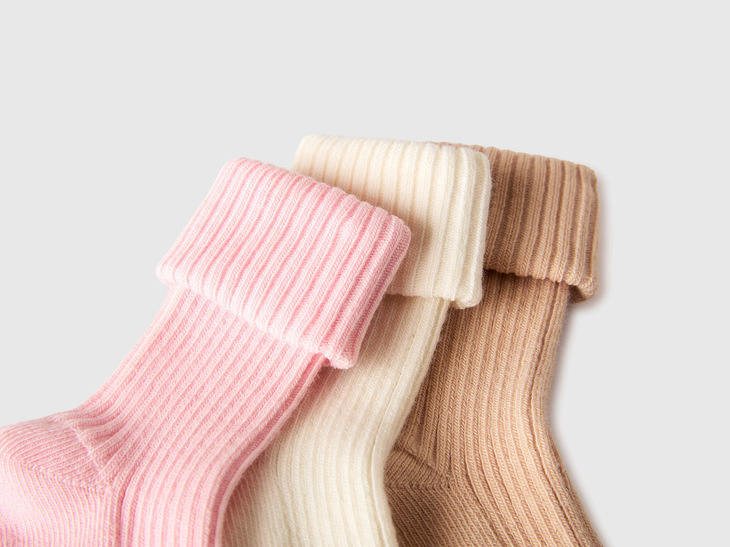 Benetton Multi-color New Born Three Pairs of Ribbed Socks SKU: 6ORAR700H_903 Image 02