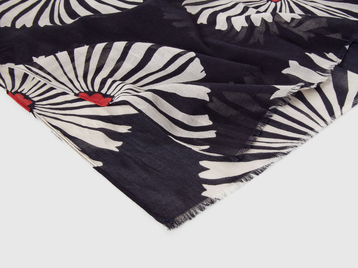 Benetton_Pattern Scarf in Linen Blend_6TOCDU01R_252_03