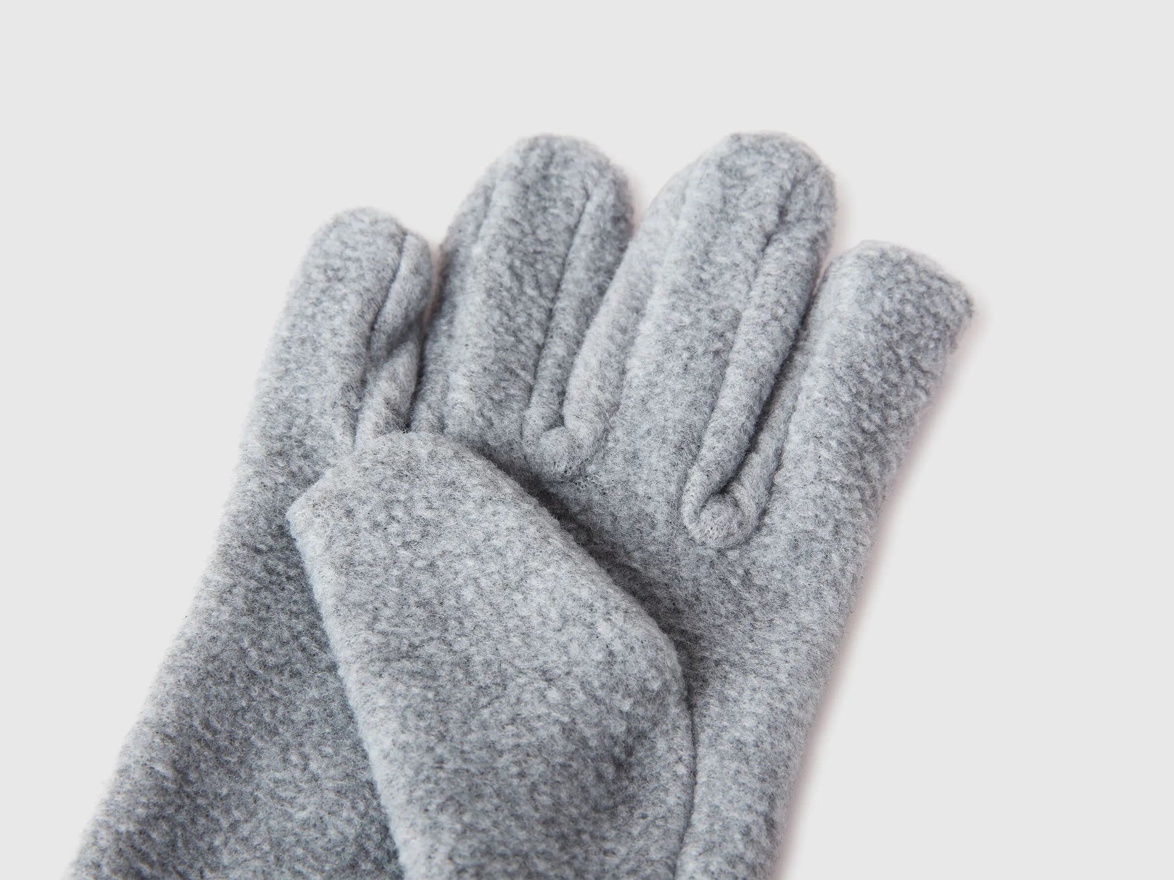 Benetton_Light Gray_Fleece Gloves_6U87CG007_501_02