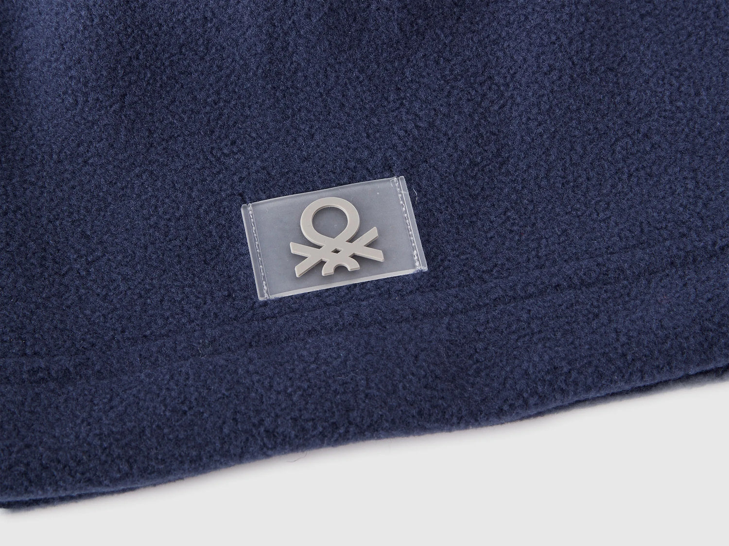 Benetton_Dark Blue_Fleece Logo Beanie_6U87GA01M_252_03