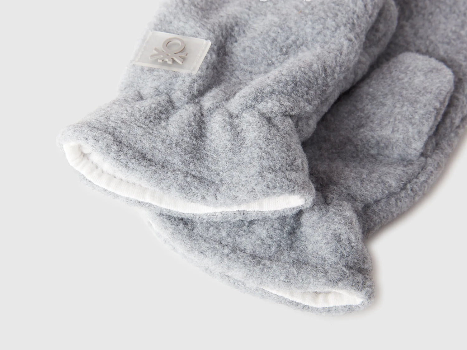 Benetton_Light Gray_Mittens in Lined Fleece_6U87GG007_501_03