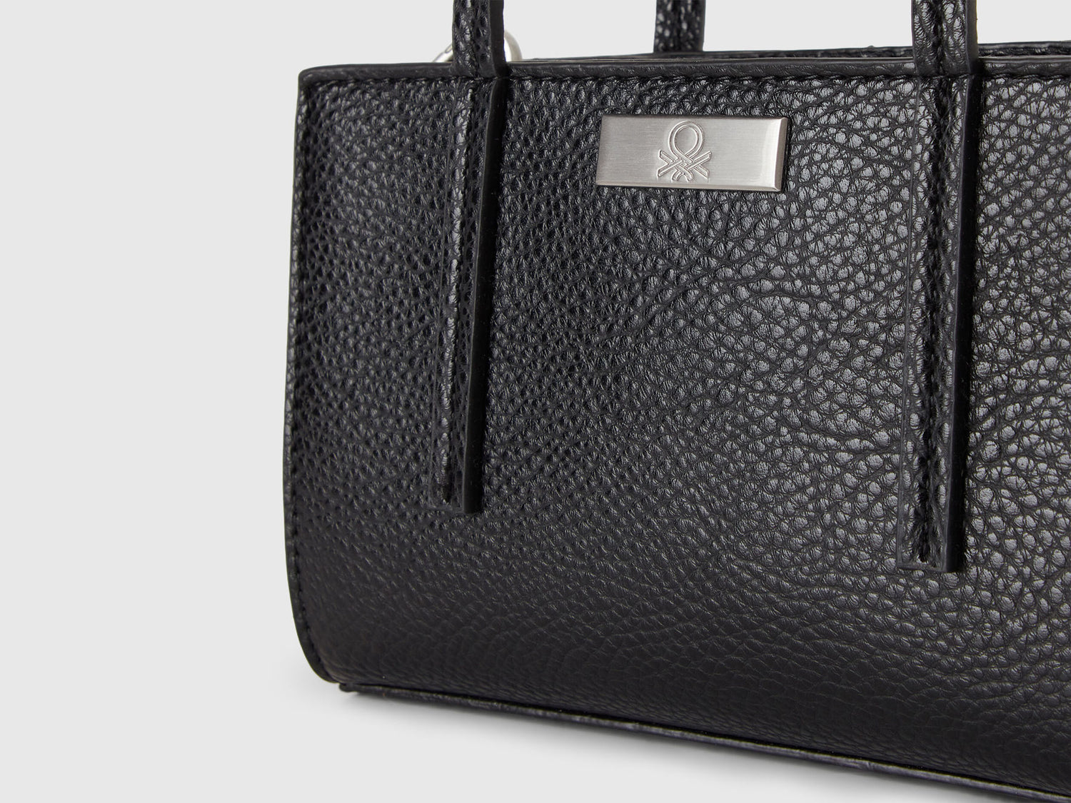 Benetton_Black_Small Rectangular Bag_6UANDY085_100_02