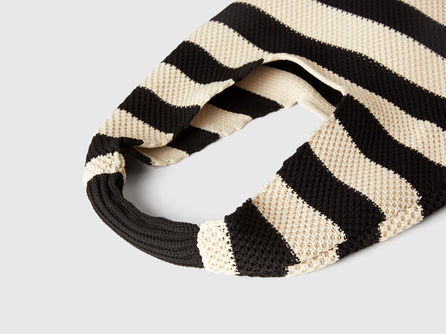 Benetton_Crochet Shoulder Bag_6VQFDY07U_100_04