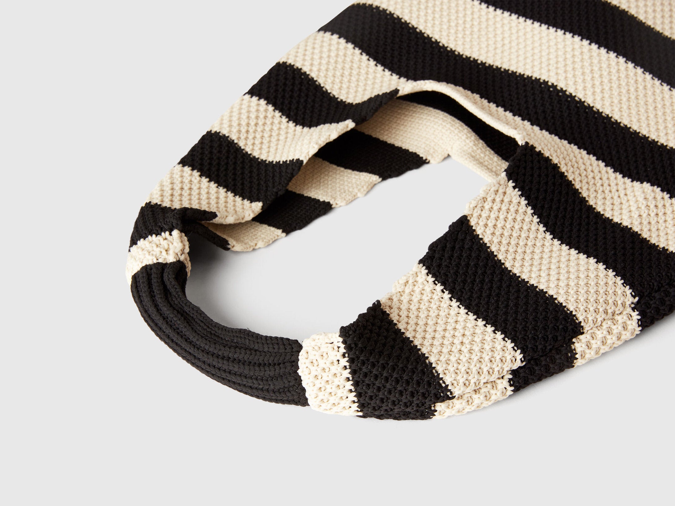 Benetton_Crochet Shoulder Bag_6VQFDY07U_100_04