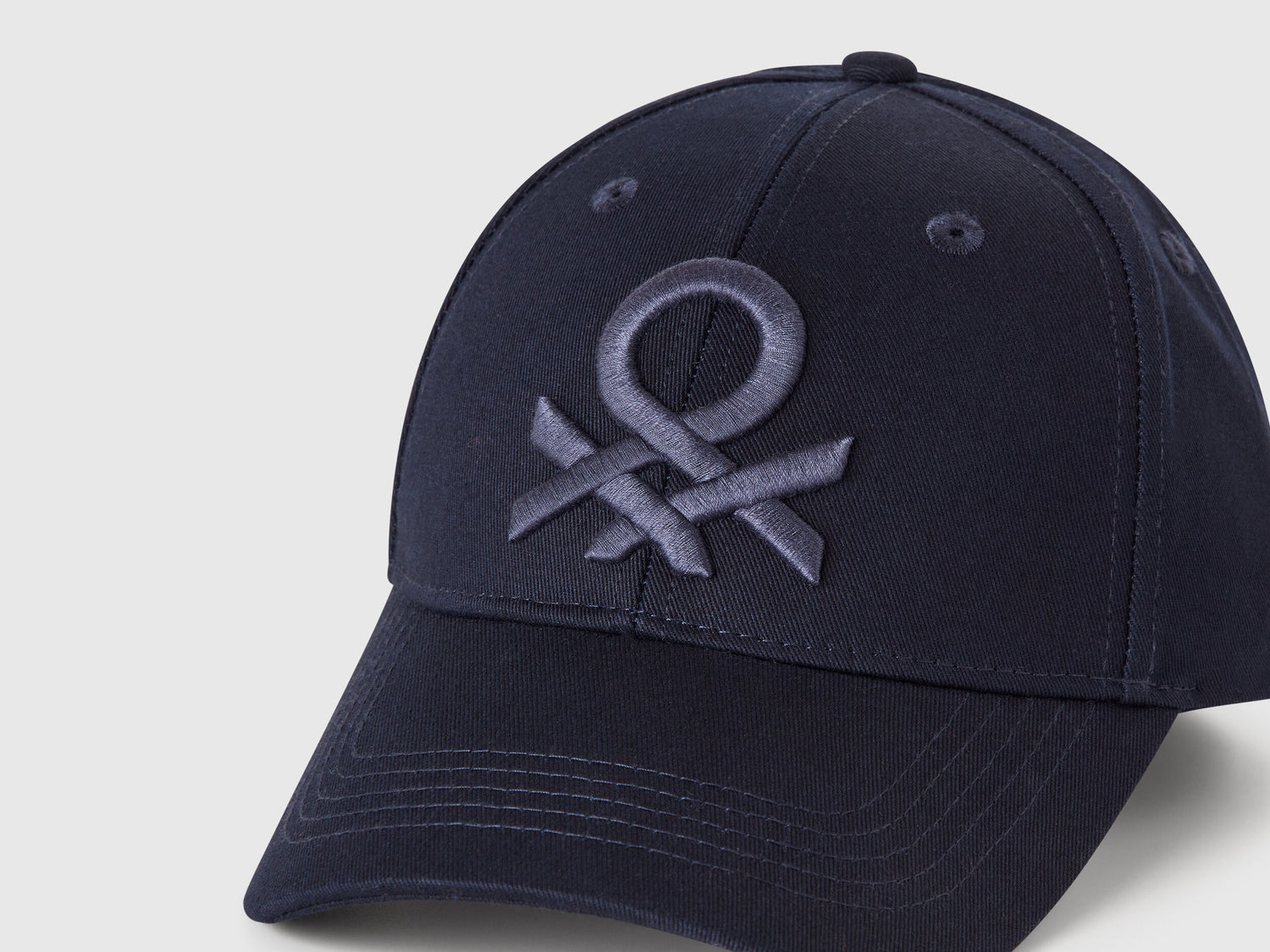 Benetton_Dark Blue_Baseball Cap with Embroidered Logo_6WEPUA00Z_016_03