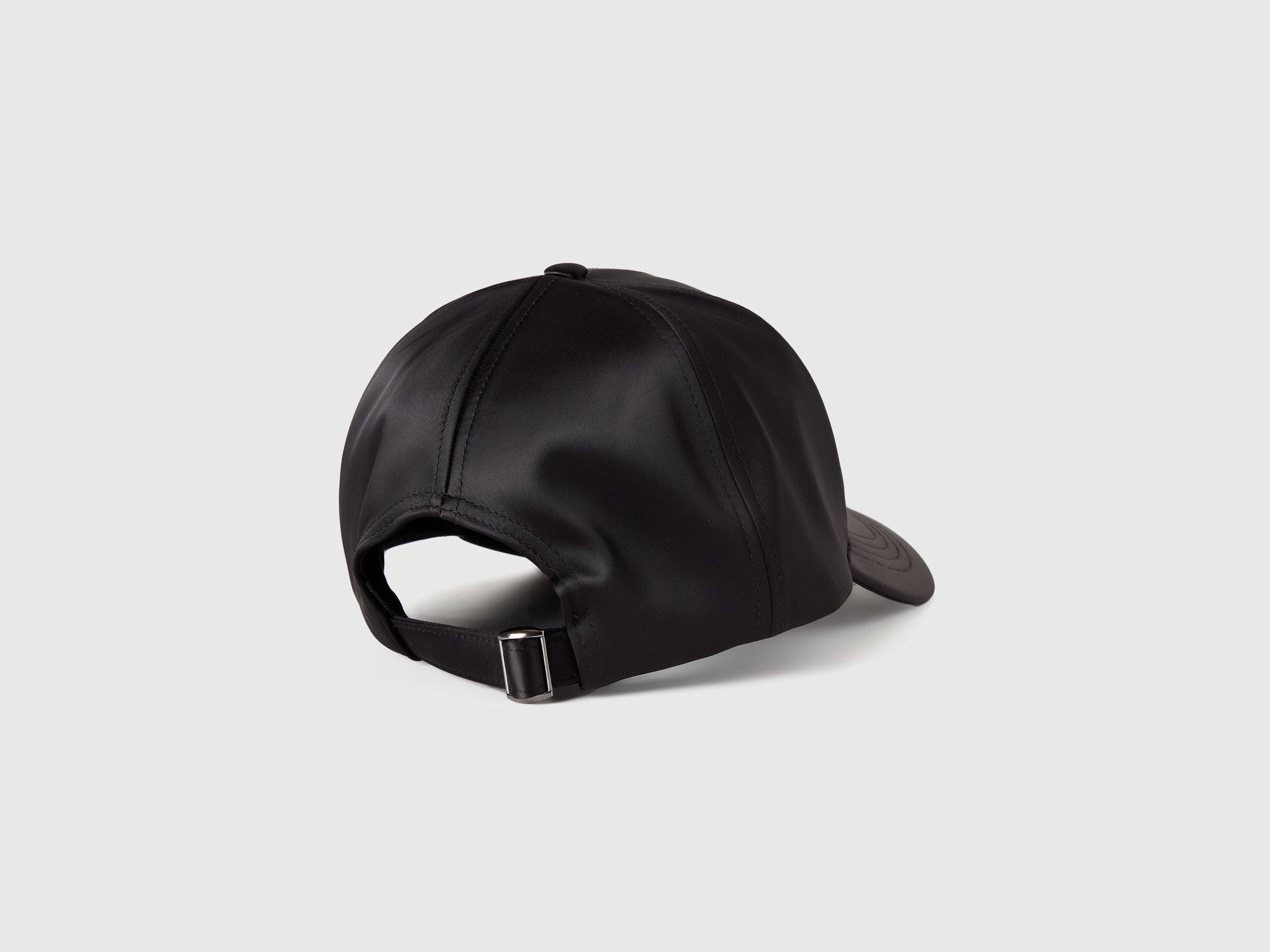 Benetton_Black_Satin Look Baseball Cap_6WJDDA019_100_02