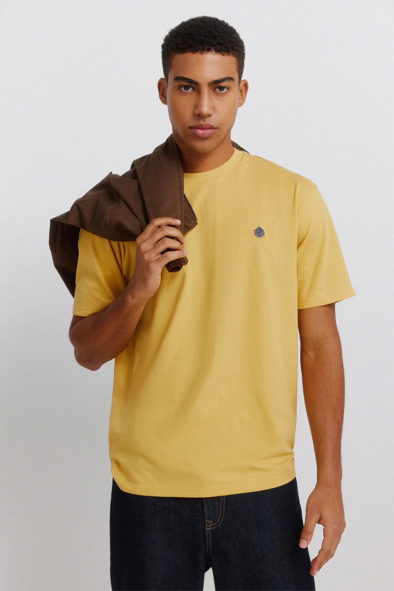 Springfield Yellow Men Springfield Logo Basic T-Shirt SKU: 7122309_06 Image 01