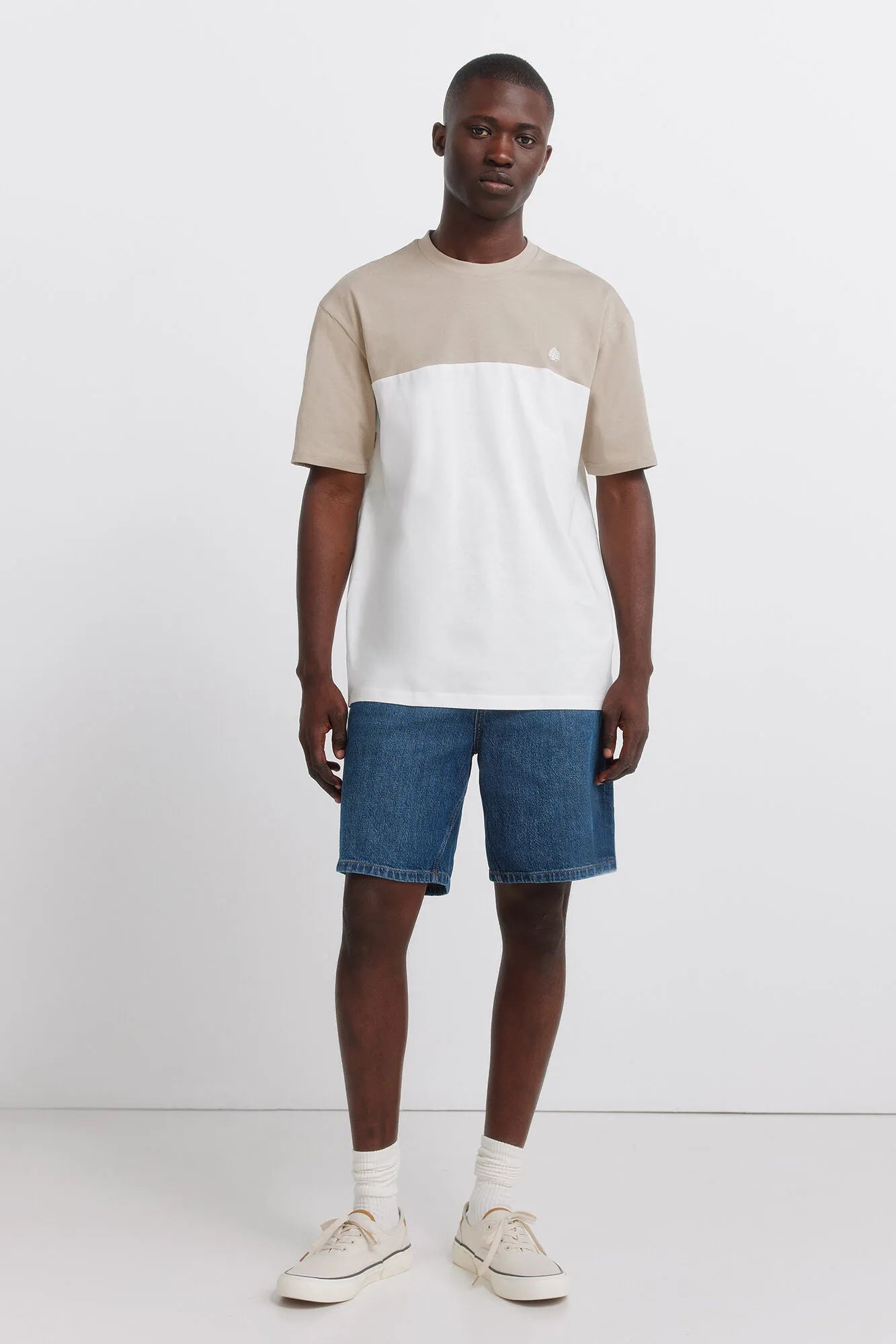 Springfield Beige Men Color Block T-Shirt SKU: 7122317_36 Image 04