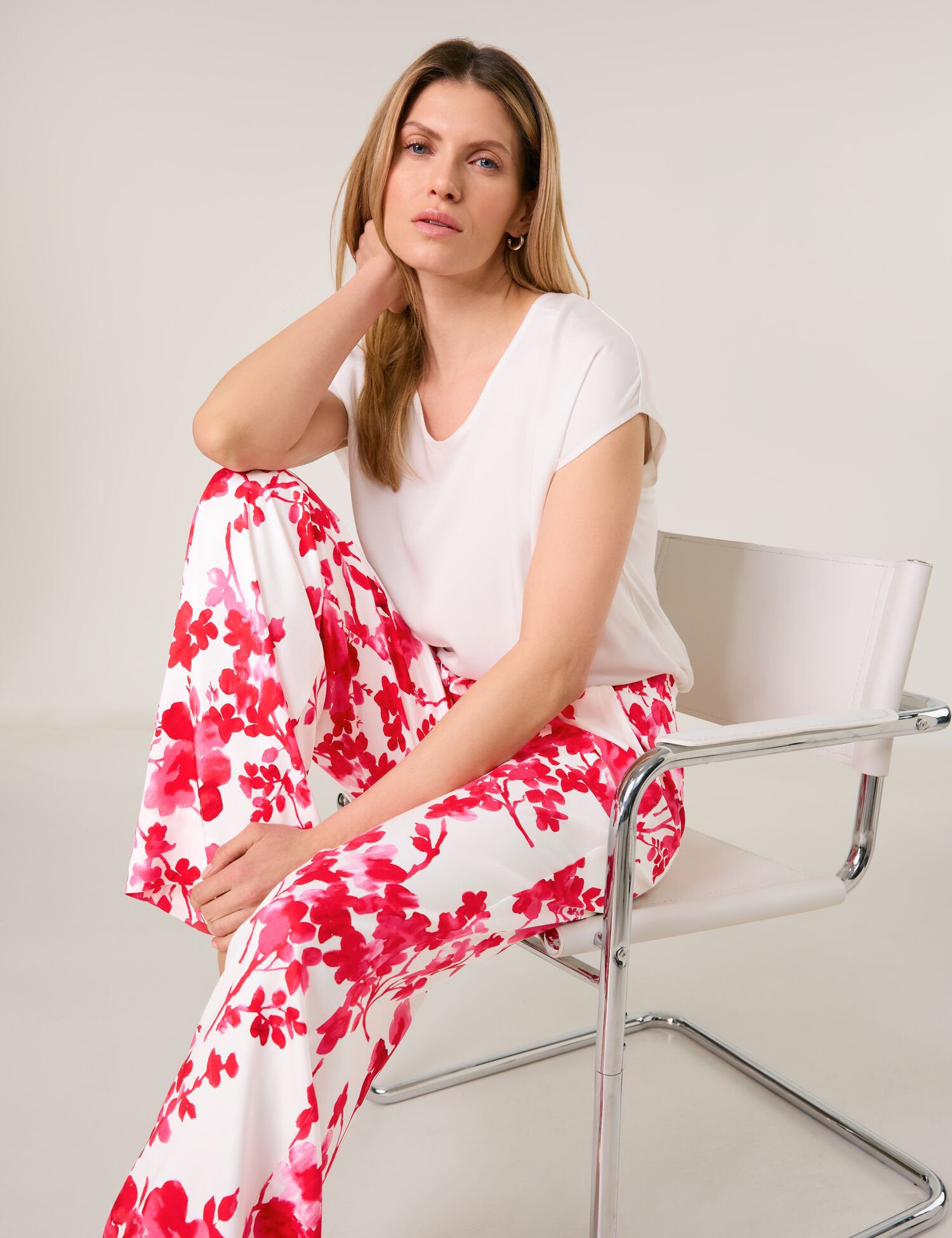 Taifun_Palazzo Trousers with a Floral Print_720334-11203_6612_08
