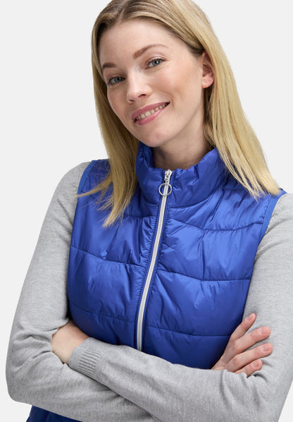 Betty Barclay_Adria_Quilted Zip-Up Vest_7240-1040_8329_06