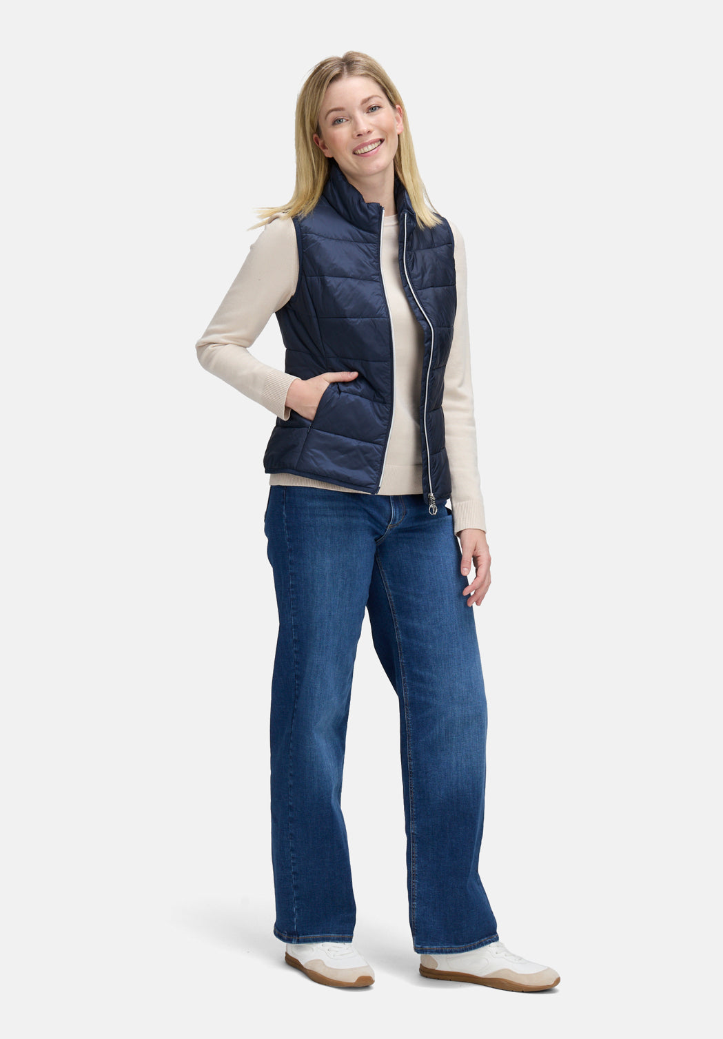 Betty Barclay_Dark Sky_Quilted Zip-Up Vest_7240-1040_8345_02