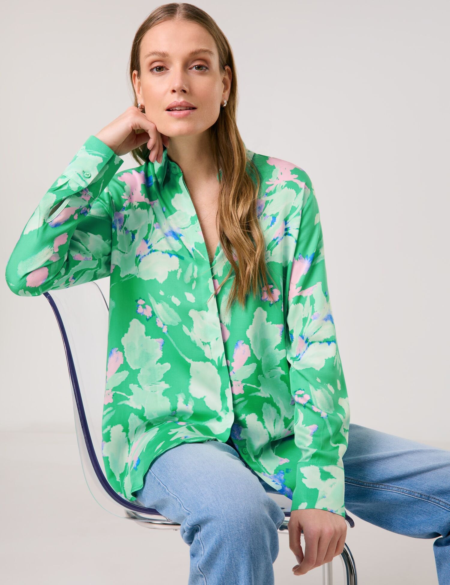 Taifun_Shirt Blouse with a Floral Print_760323-11136_5722_05