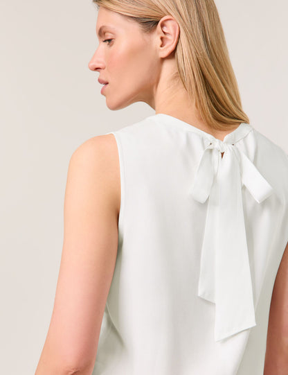 Taifun_Sleeveless Blouse with Floral Details_760334-11228_9702_06