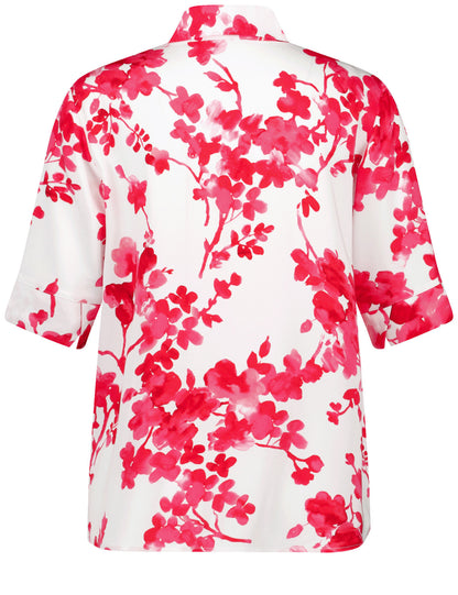 Taifun_Short Sleeve Blouse with a Floral Pattern_760343-11203_6612_05