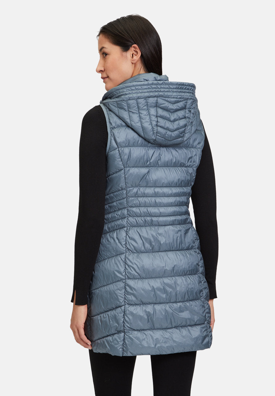 Quilted Vest With Removable Hood_03